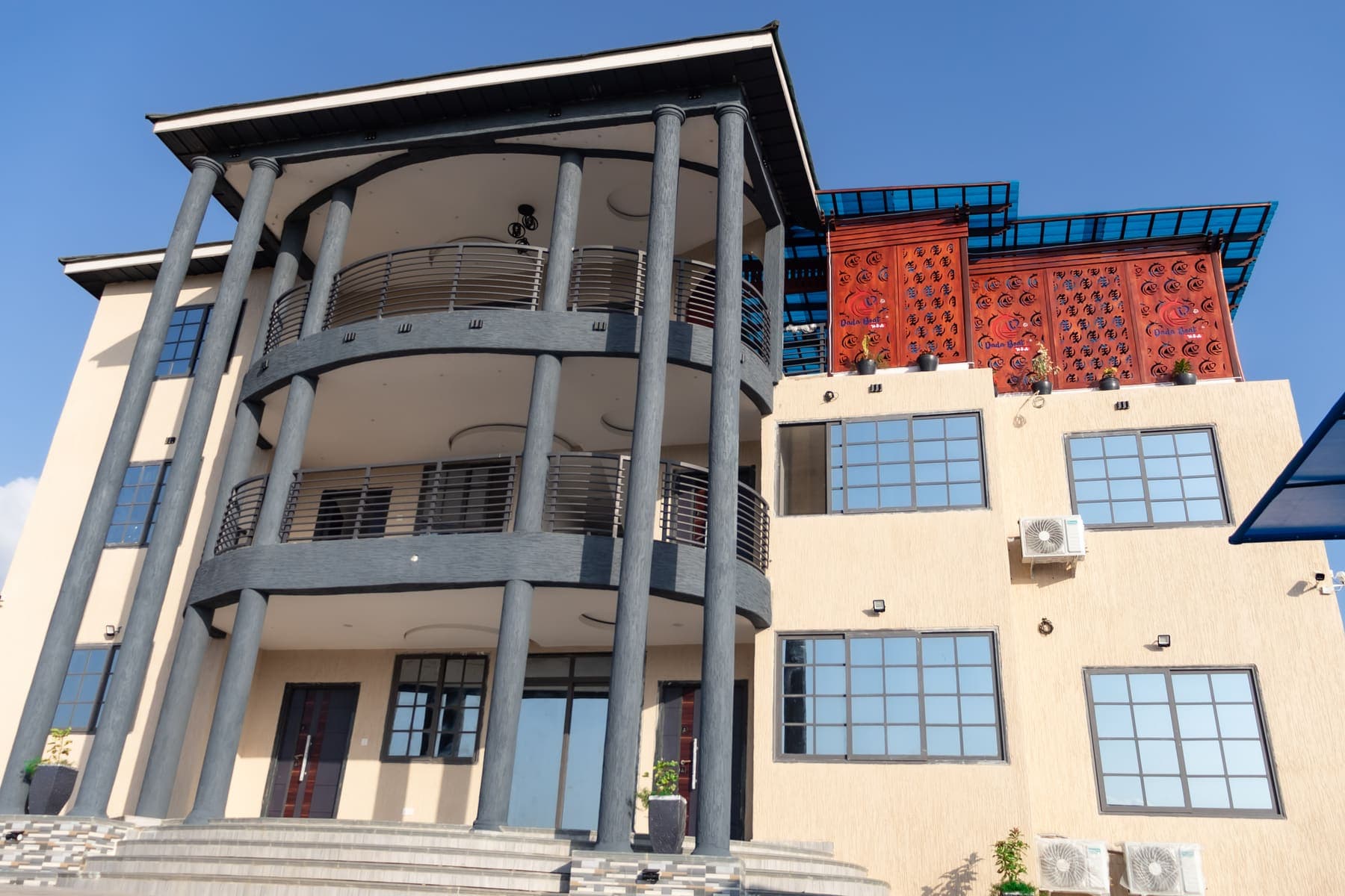 DeHideout building exterior, view 4